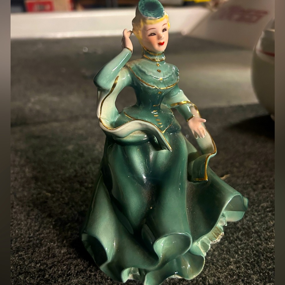 Napco figurine / Napco Lady Elizabeth Figurine / 1950's